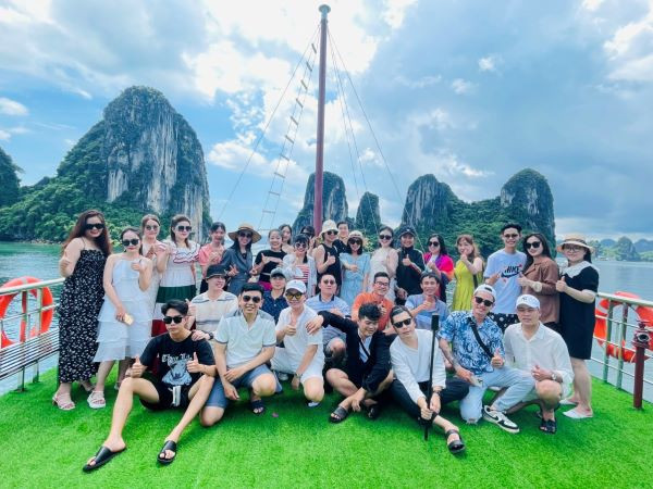 Tour Hà Nội | Chùa Ba Vàng | Hạ Long | Công Viên Sun World | Vịnh Hạ Long | Gala Dinner